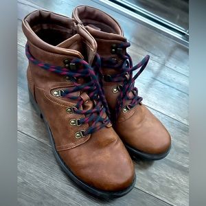 Cute fashion boots replicating a hiking style boot.